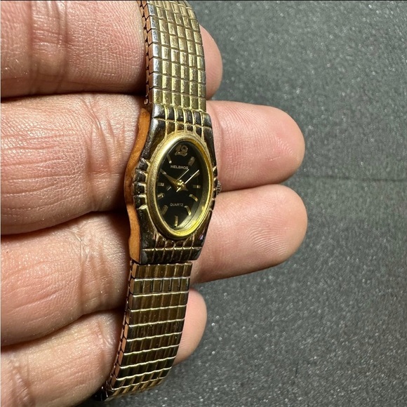 Helbros Ladies Quartz Watch Gold Tone Black Dial Stretch Band Working 26341 - Picture 6 of 11